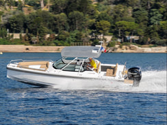 Power boating on a Axopar 24TT in Jersey.  Gift Vouchers available 